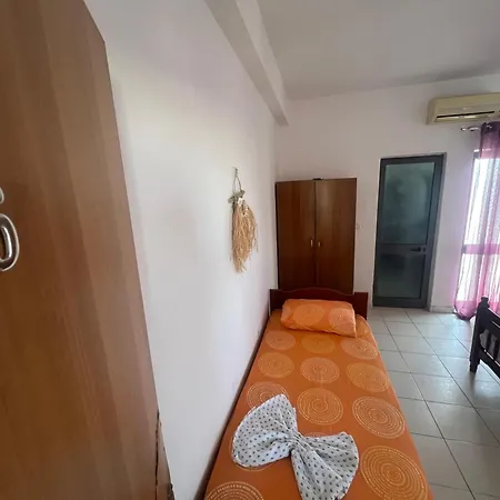 Linda's 酒店 Durrës